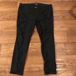 Forever 21+ black ripped jeans size 16